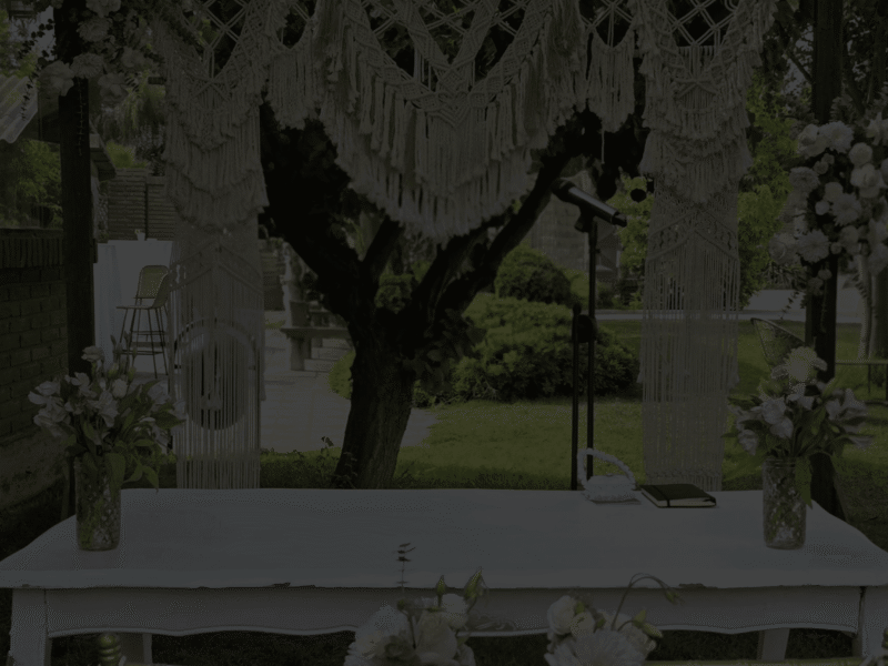 Mesa decorada para un evento en Casa Atenas